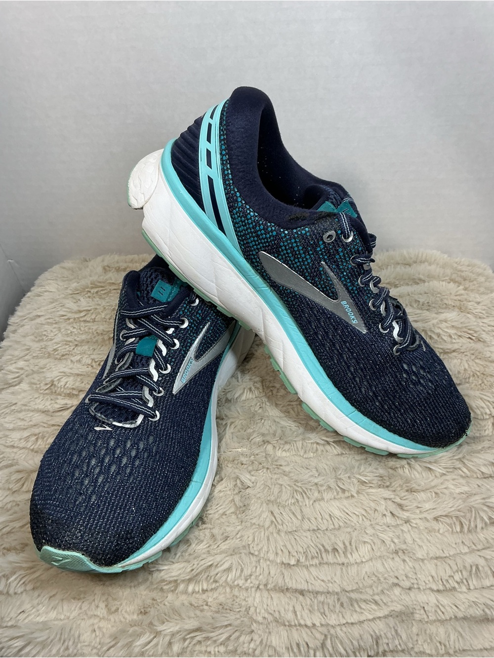 Brooks Ghost 11 Women’s Running Shoes Size 8.5 B Navy Teal 1202771B493